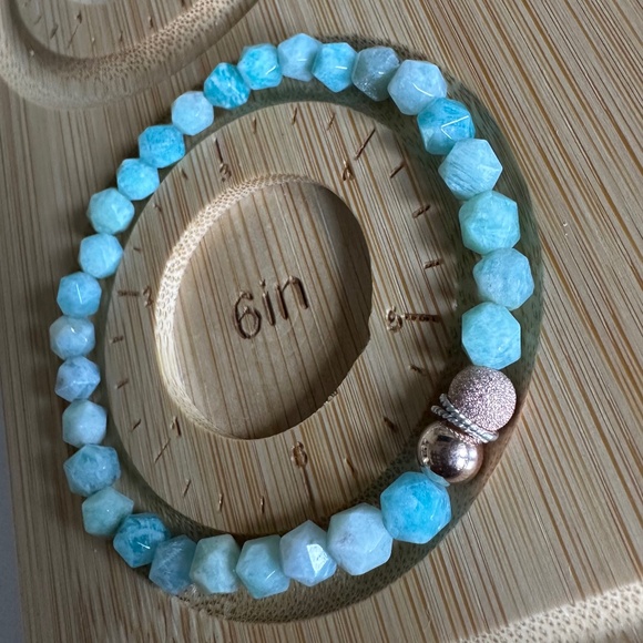 Polished Faceted 6mm Amazonite Stretch Bracelet w/ Rose Gold & Silver Spacers - Picture 4 of 6